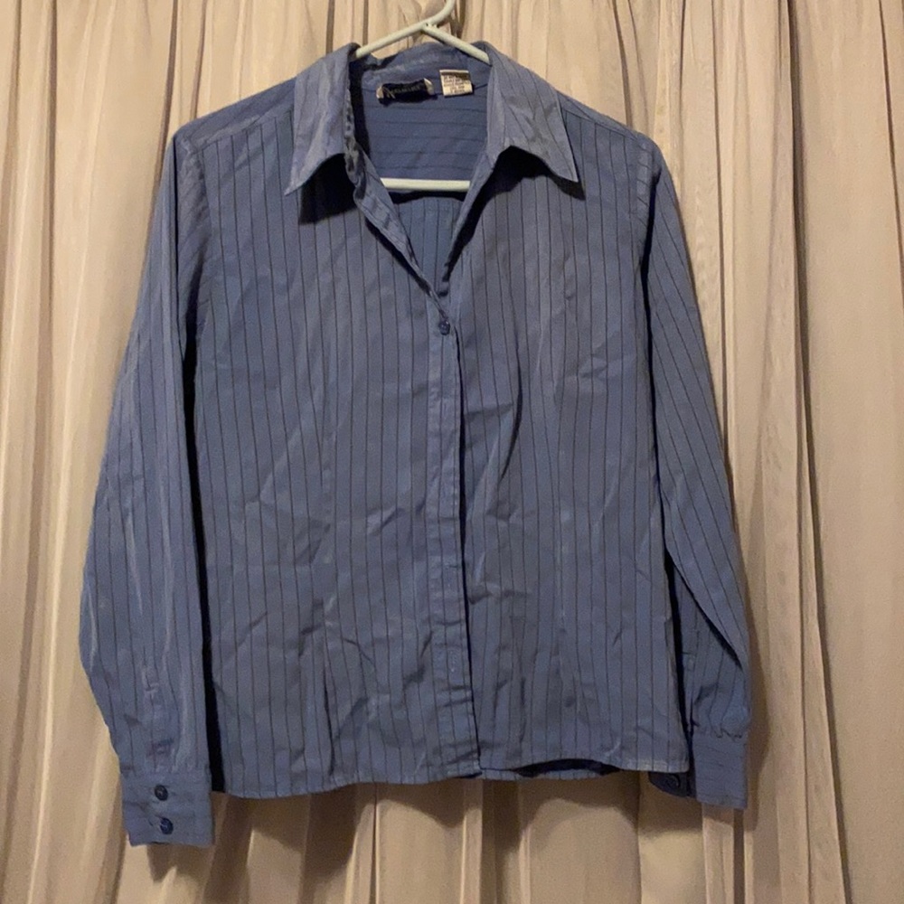 Women’s dress shirt